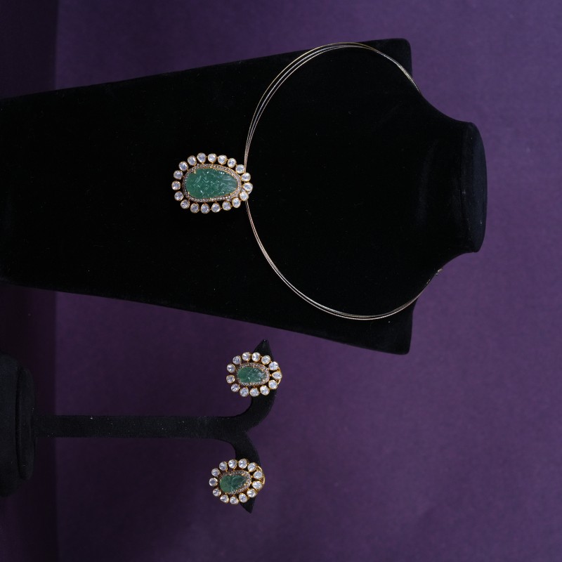 Carved Emerald Polki Halo Pendant Set