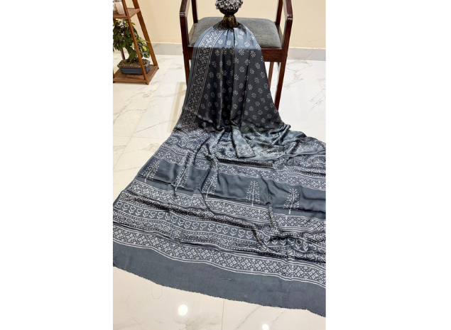 EVWAAH Steel Frost Sterling Flora Silk Saree
