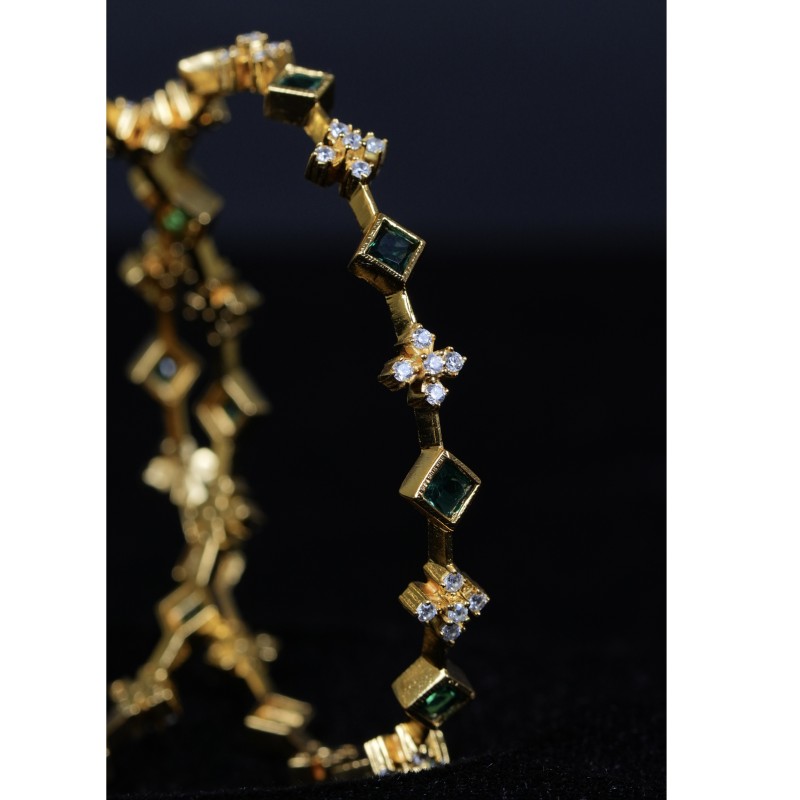 Emerald Floral Link Bracelet in 92.5 Sterling Silver