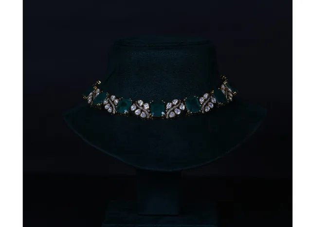 Imperial Russian Emerald Polki Necklace Set in 92.5 Sterling Silver