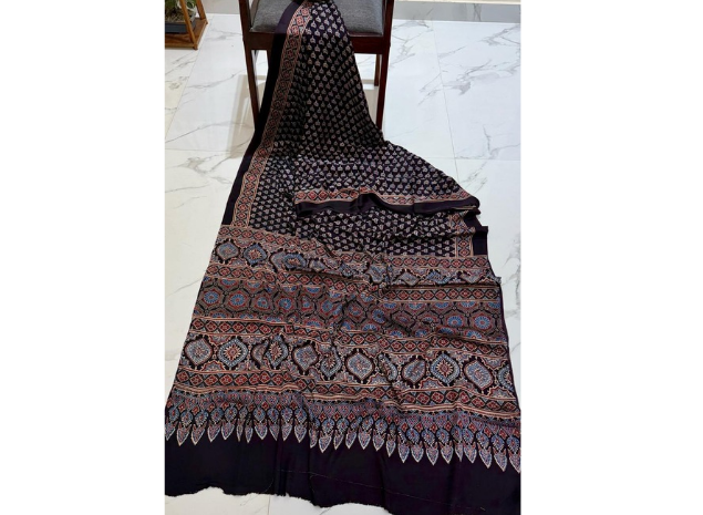 EVWAAH Midnight Crimson Medallion Ajrakh Saree