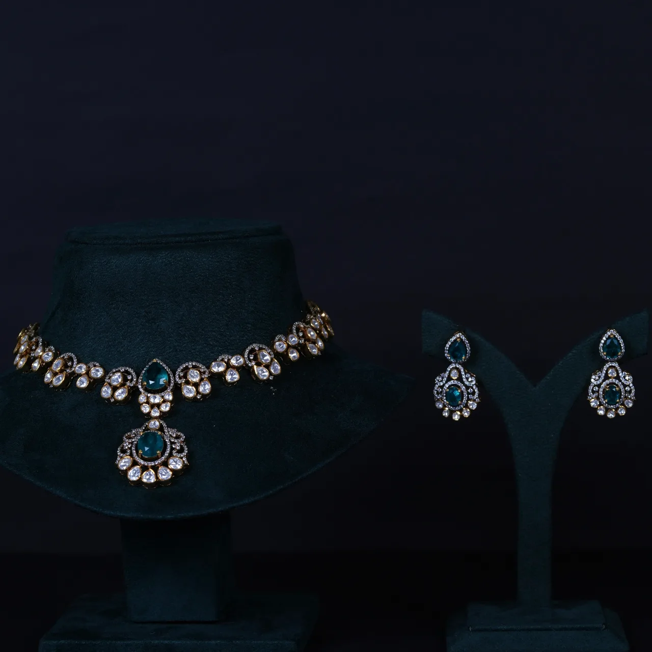 Elegant Polki Emerald Necklace with Earings in 92.5 Silver