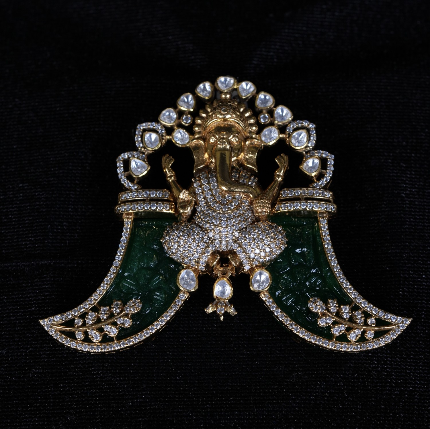 Emerald Ganesha Tiger Claw (Puligoru) Pendant