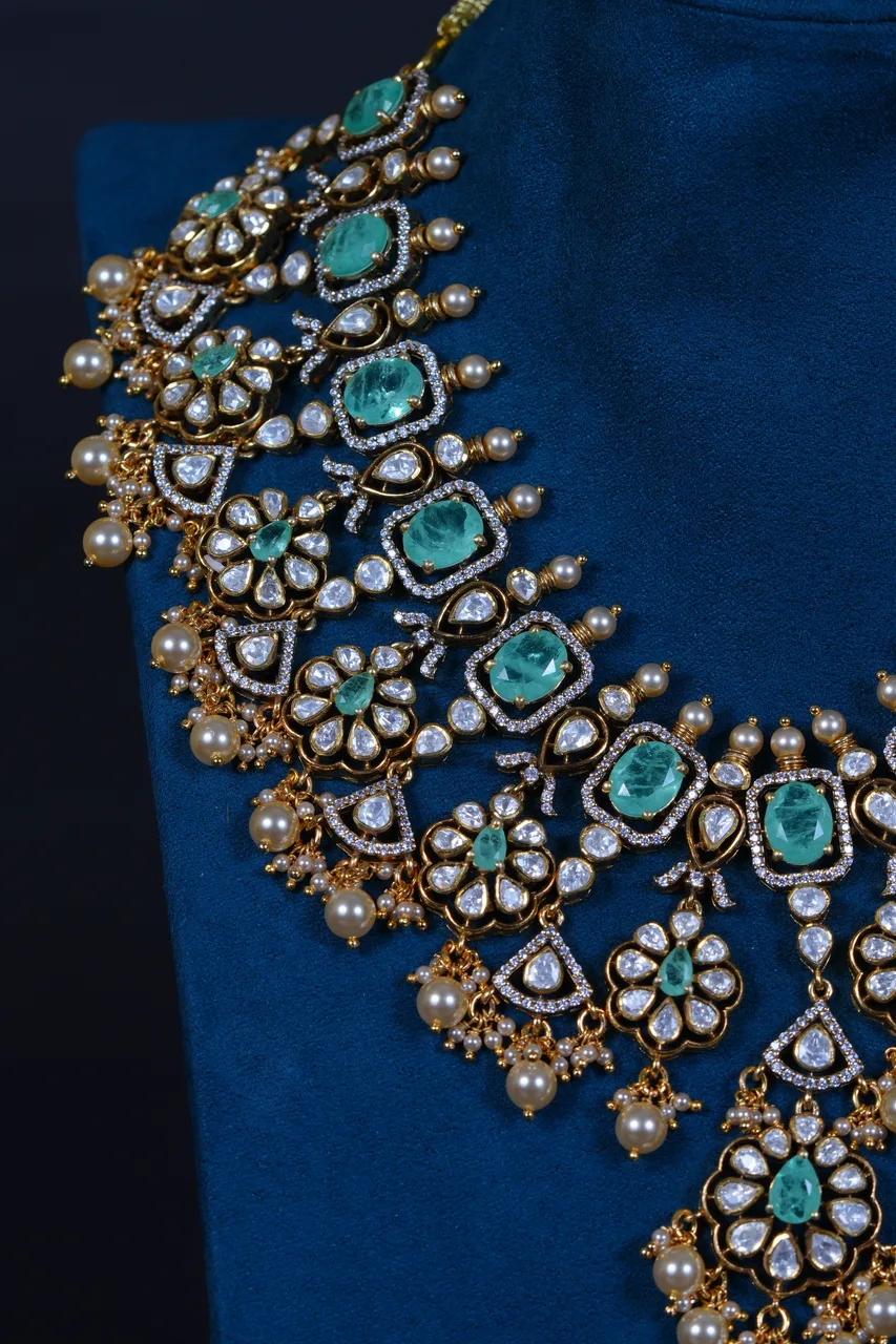 92.5 Sterling Silver Russian Emerlad Necklace Set