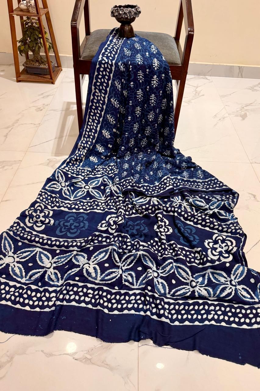 EVWAAH Royal Indigo Clover-Grid Ajrakh Saree